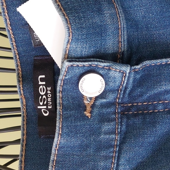 NWT, "OLSEN" Jean's, size 42 ( M-L/12) - Picture 3 of 9